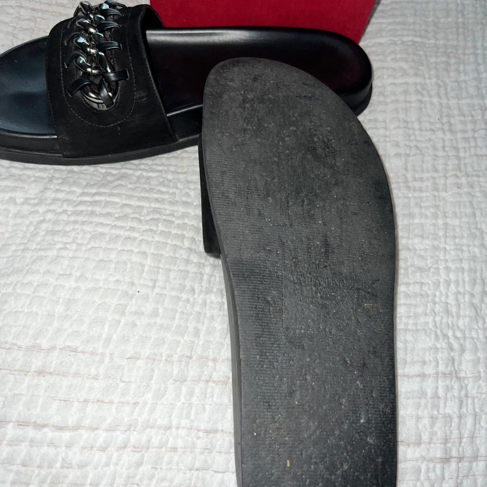 Valentino Slides View 3